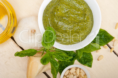 Italian basil pesto sauce ingredients