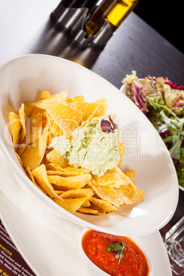 Crisp corn nachos with guacamole sauce