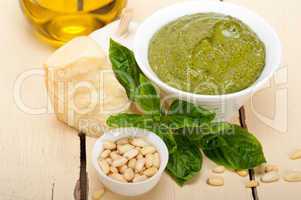 Italian basil pesto sauce ingredients