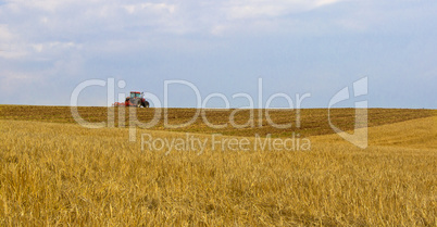 Tractor on Horizon