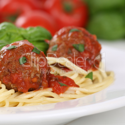 Italienisches Essen Spaghetti mit Hackfleisch Bällchen Nudeln P