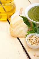 Italian basil pesto sauce ingredients