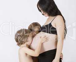Babybauch mit Kindern