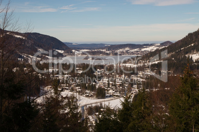 Blick auf den Schliersee im Winter