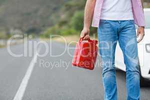 Man holding petrolcan