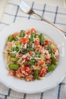 Couscous Salat mit Spargel