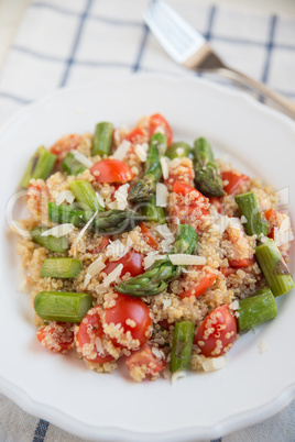 Couscous Salat mit Spargel