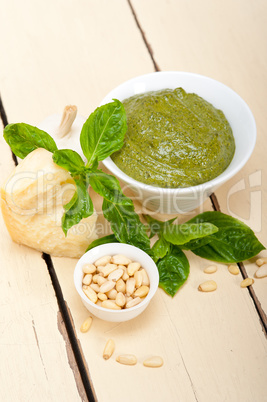 Italian basil pesto sauce ingredients