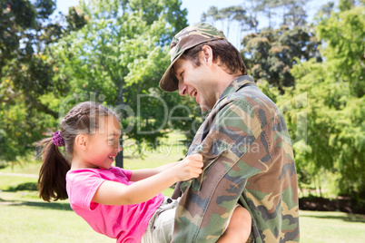 Soldier reunited with his daughter