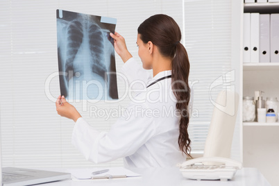 Focus doctor analyzing xray results