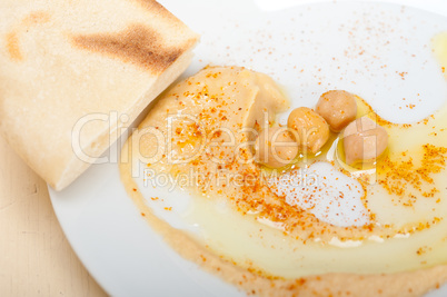 Hummus with pita bread