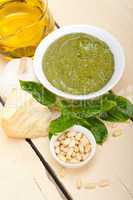 Italian basil pesto sauce ingredients