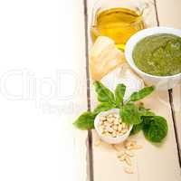 Italian basil pesto sauce ingredients