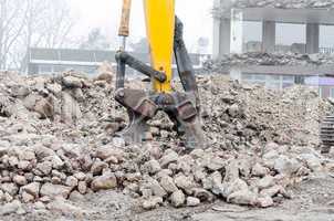 Bagger Abbruchschere im Einsatz