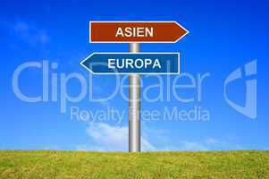 Schild Wegweiser: Europa oder Asien