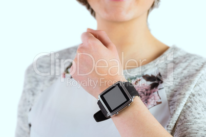 Woman wearing her smartwatch