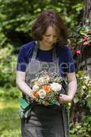 Frau Blumenstrauss, Woman with bouquet of flowers