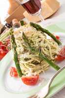 Pasta with asparagus