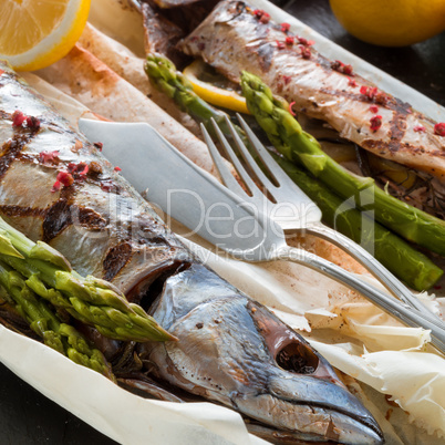 Grilled mackerel with asparagus