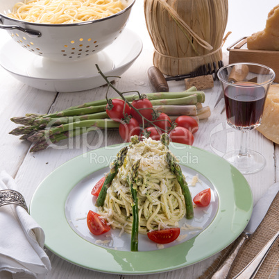 Pasta with asparagus