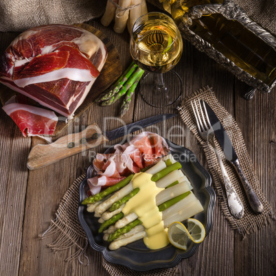 Asparagus with ham