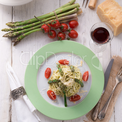 Pasta with asparagus