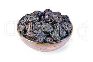 Raisins black in bowl