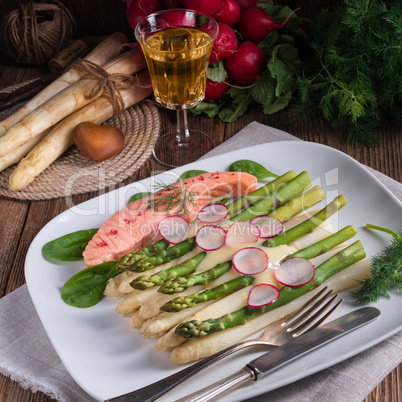 Asparagus with salmon