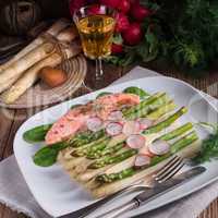 Asparagus with salmon