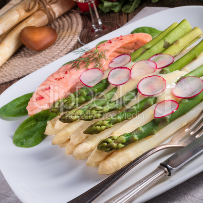 Asparagus with salmon