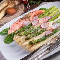 Asparagus with salmon