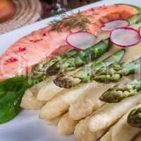 Asparagus with salmon