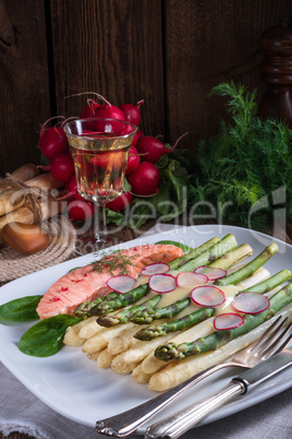 Asparagus with salmon