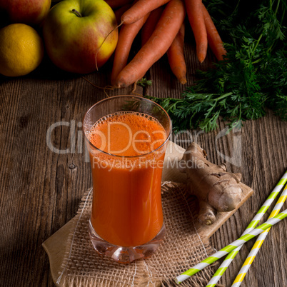 freshly squeezed carrot juice