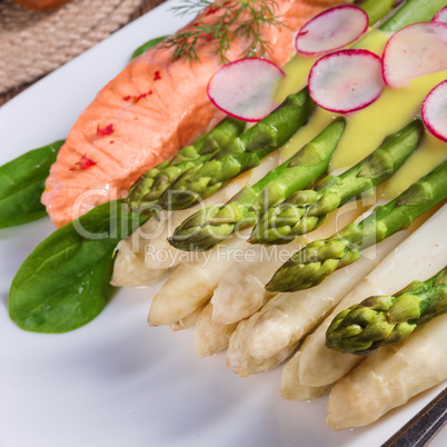 Asparagus with salmon