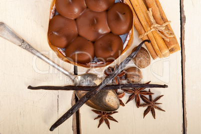 chocolate vanilla and spices cream cake dessert