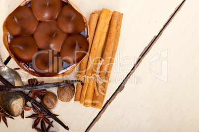 chocolate vanilla and spices cream cake dessert