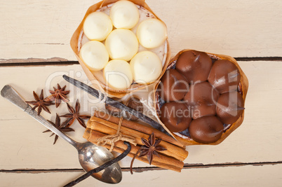 chocolate vanilla and spices cream cake dessert