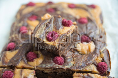 Brownies mit Erdnussbutter und Himbeeren