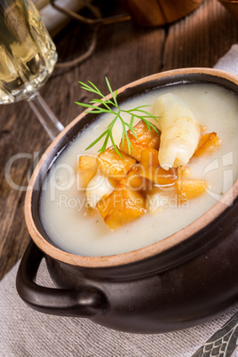 Asparagus Soup with Apple cubes