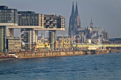 Kranhäuser Köln, Rheinauhafen, Kölner Dom