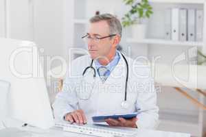 Concentrating doctor using computer