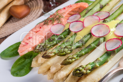 Asparagus with salmon