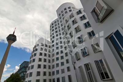 Medienhafen Düsseldorf, Gehry-Bauten