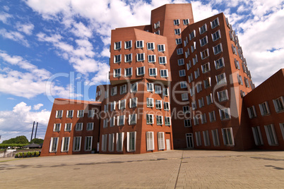 Medienhafen Düsseldorf, Gehry-Bauten