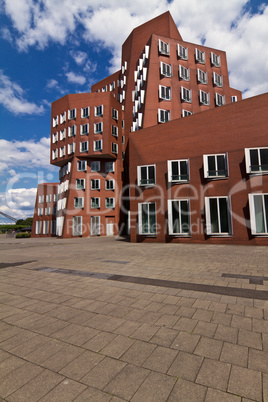 Medienhafen Düsseldorf, Gehry-Bauten