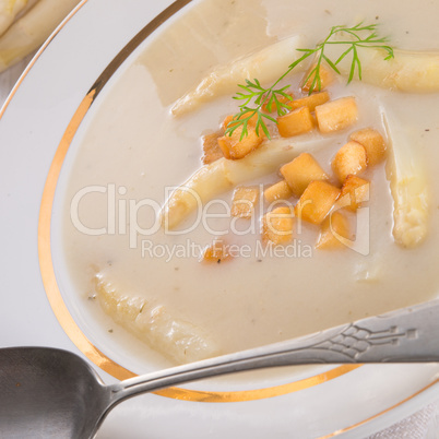 Asparagus Soup with Apple cubes