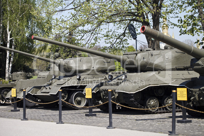 museum exhibits weapons in Kiev
