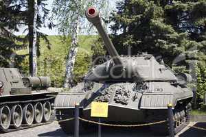 museum exhibits weapons in Kiev