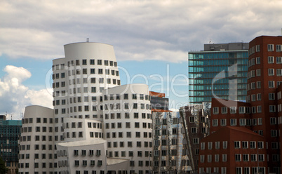 Medienhafen Düsseldorf, Gehry-Bauten